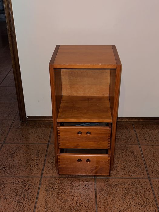 Moveis em madeira maciça