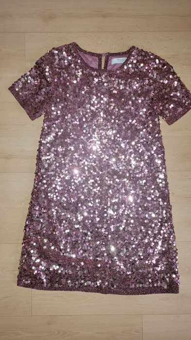 Eleganckie sukienki.