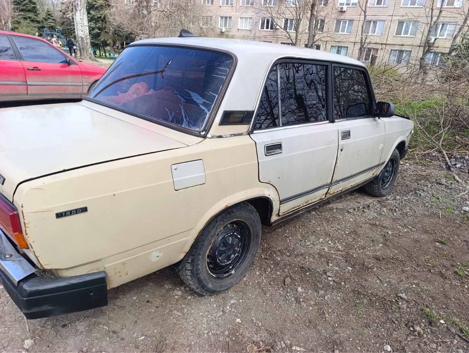 Автомобіль ВАЗ 2107
