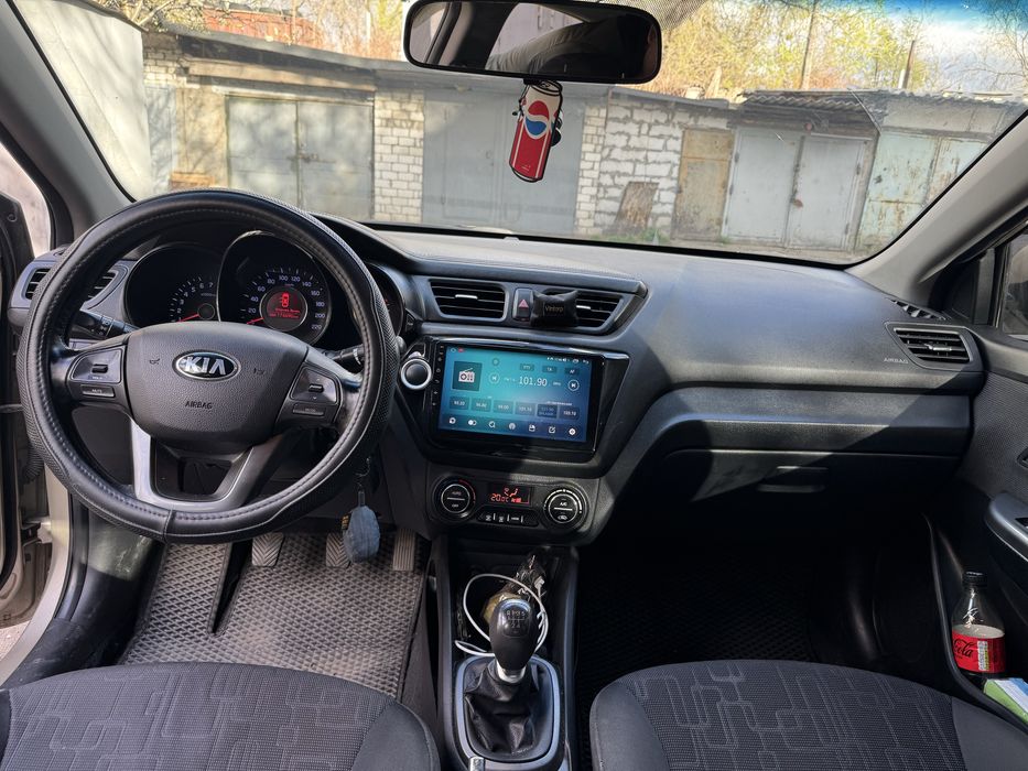 Продам автомобіль KIA RIO 3