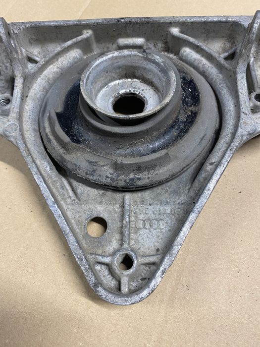 Audi a4b6 a4 b6 b7 mocowanie amortyzatora wahaczy