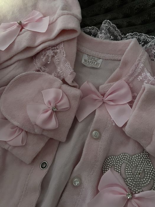 Пакет речей на дівчинку