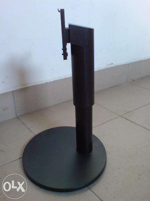 wysięgnik pod monitor lcd