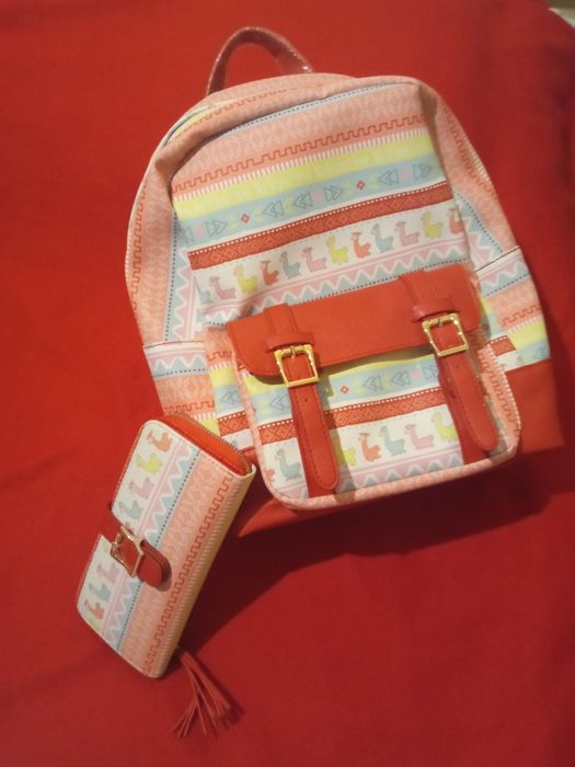 Mochila da Nici com carteira