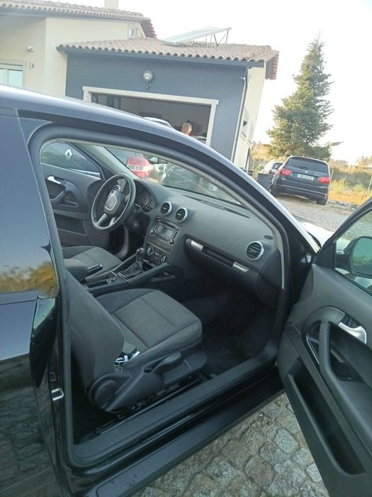AUDI A3 Hatchback (8P1) 1.6 TDI Diesel 105 cv / 77 kW 2010