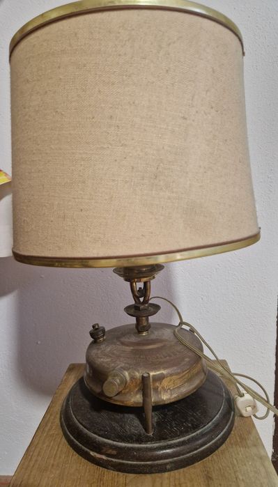 Electrically Powered Oil Lamp435683174992455682