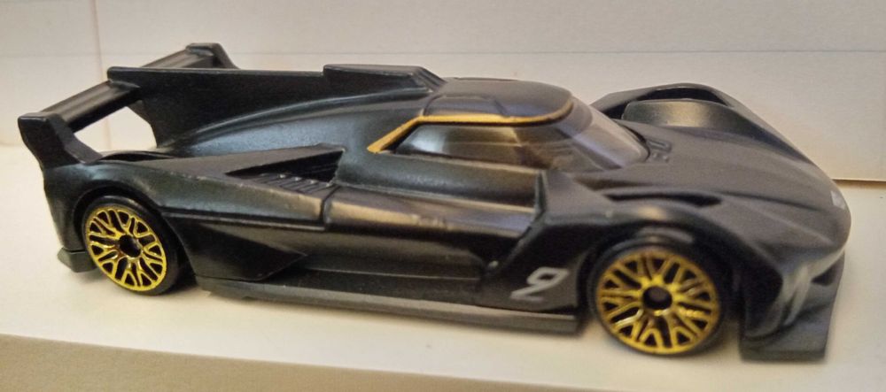 Hot Wheels e outros - 16 carros