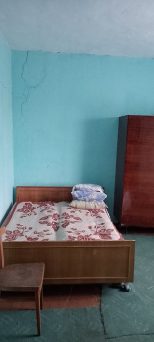 Продається будинок із земельною ділянкою. Прилуцький район, с. Гнідинці