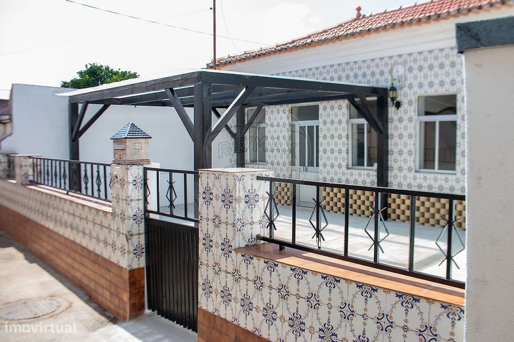 T2 Detached House for Sale