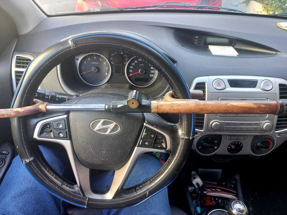 Anti-roubo bloqueador do volante do automóvel.