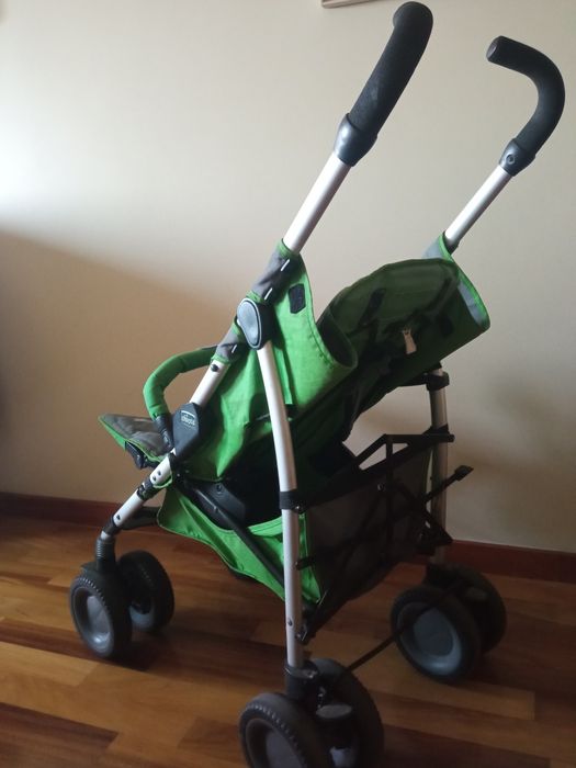 Carrinho bebe Chicco costas reclinável