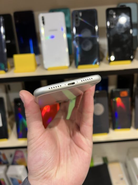 Apple iPhone XR 128GB Neverlock