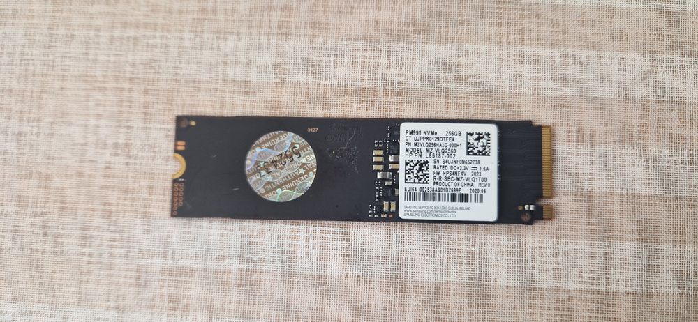 NVMe SSD 256Gb  PM991 fabricado pela Samsung