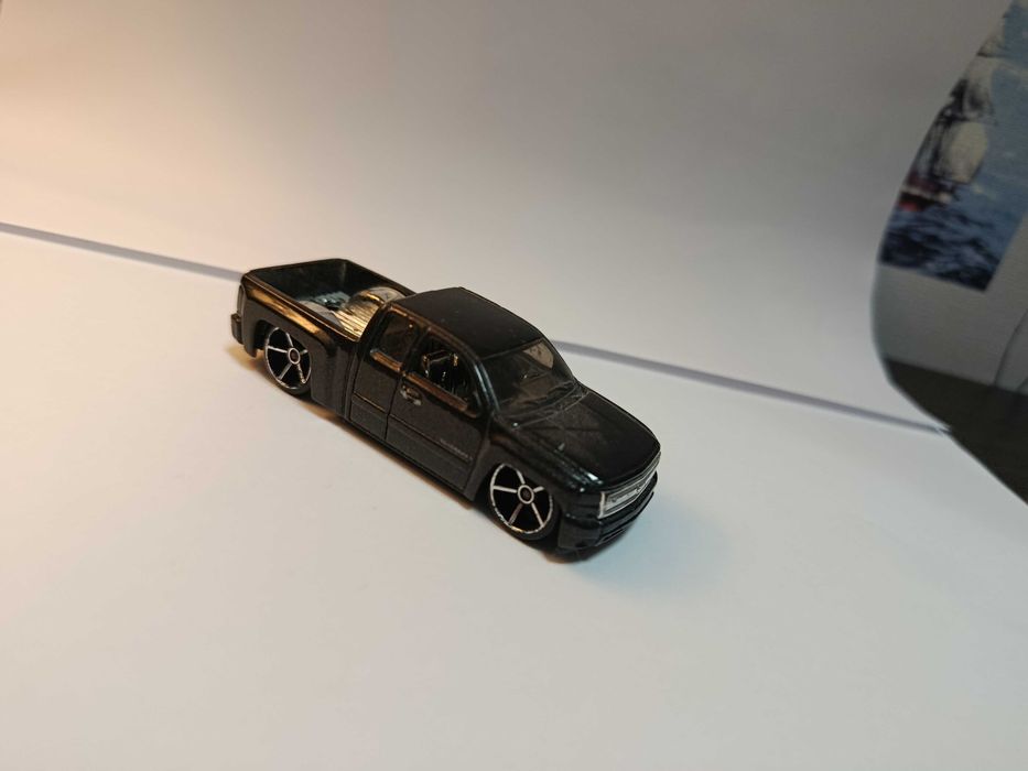 Машинки HotWheels