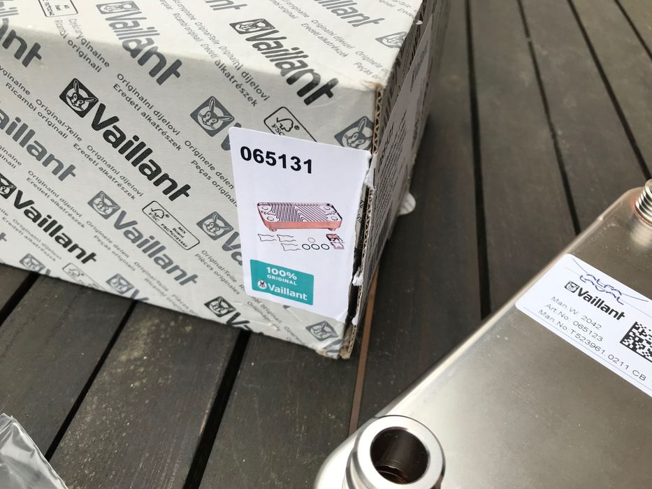 Nowy, wtórny wymiennik ciepła Vaillant 065131, 12 płyt