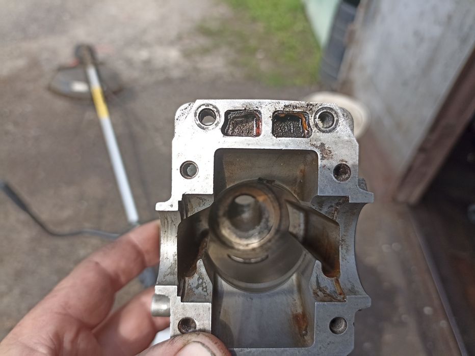 Продаються  запчастини для бензопили Олео Мак 936