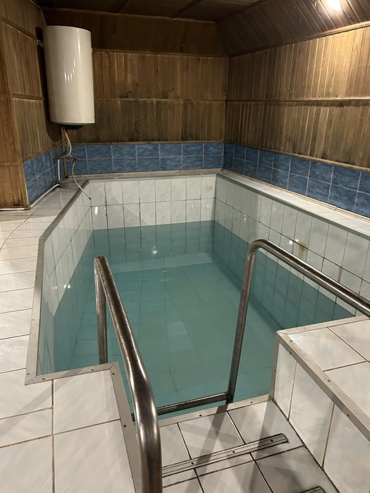 Сдаеться баня на дровах с чаном, есть генератор