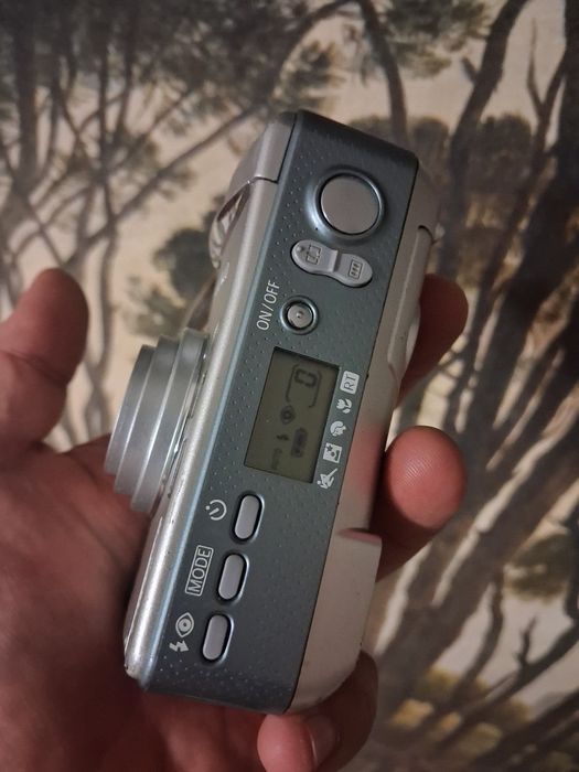 Плёночный фотоаппарат Canon Prima super 105u