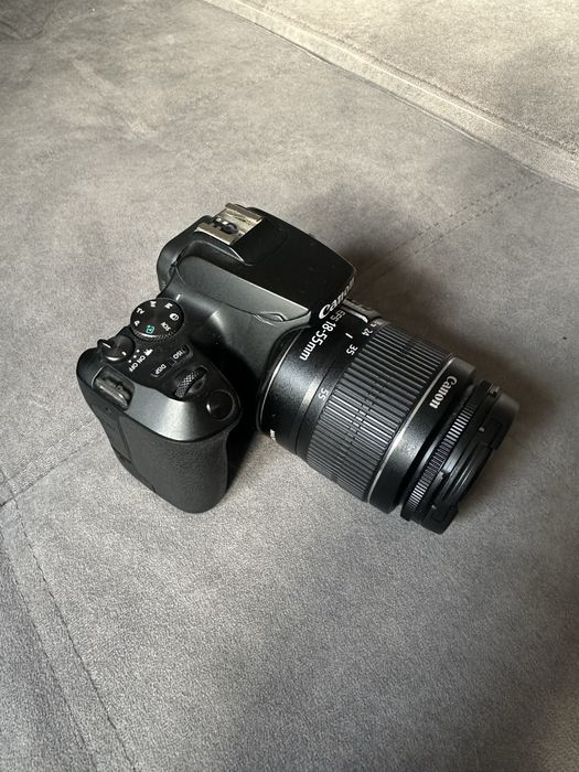CANON EOS 250D + lente