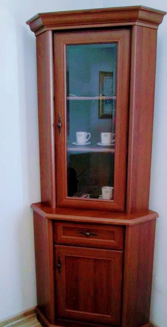 Witryna narożna BRW - kolor kasztan