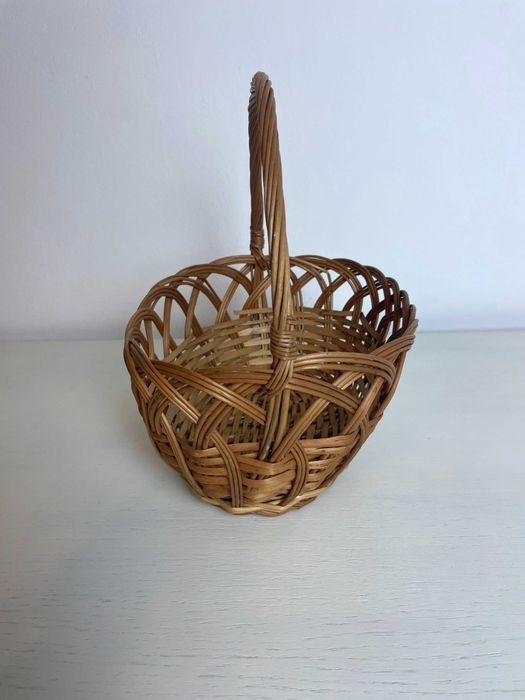 Koszyk wiklinowy wys 9cm, szer 20cm, dł 24 cm