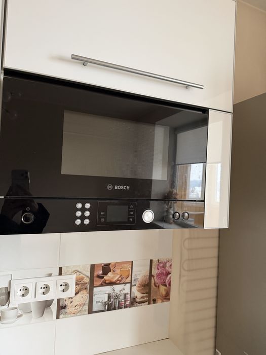 Вбудована мікрохвильова піч Bosch | Чорне скло | Ідеальний стан