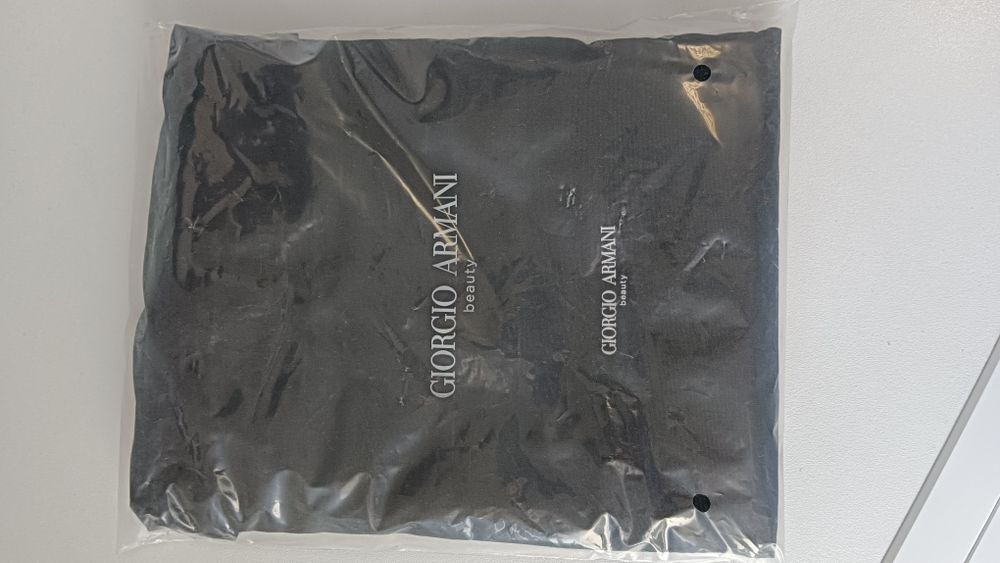Kosmetyczka Giorgio Armani - czerwona
