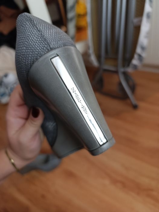 Buty karino 38 na koturnie