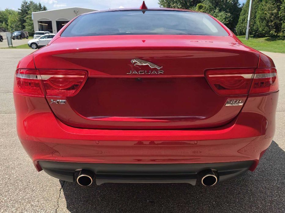 Jaguar XE 25t      2018