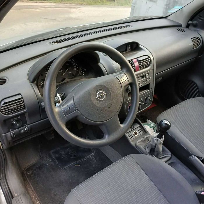 Opel Corsa C 1.0 de 2003 - Peças Usadas