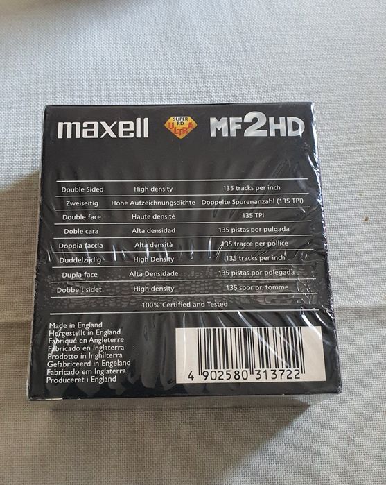 Factory-sealed Maxwell floppy disk boxes447461548087715843