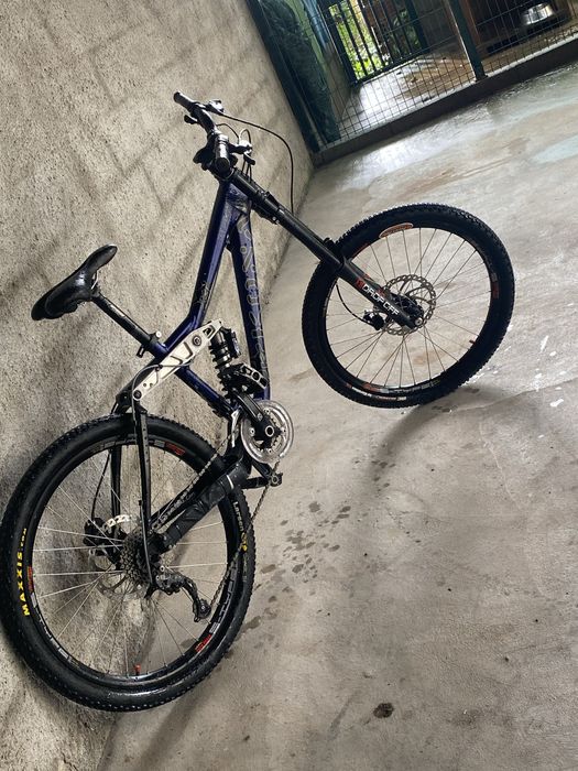 Vendo bicicleta de downhill