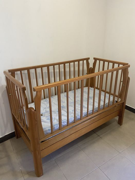 Berço com gaveta a acompanhar colchão