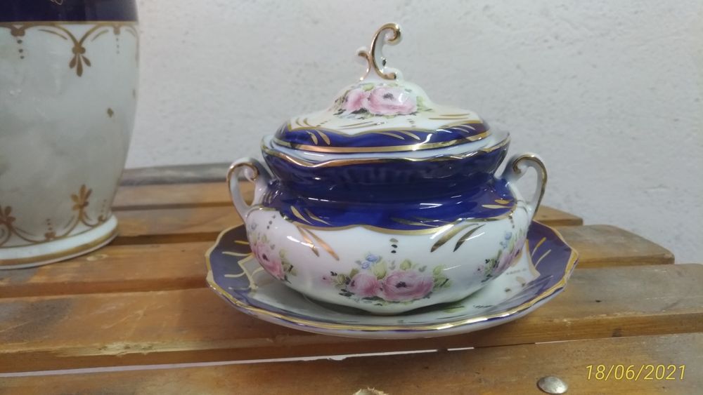 Porcelain Jars64861514480131124