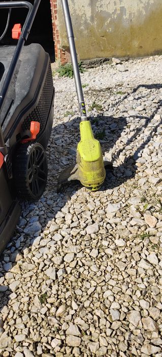 Aparador elétrico Ryobi 350w + Corta relva Black+Decker 38cm 1600w