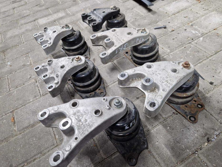 подушка моторна Polo Skoda Fabia Roomste