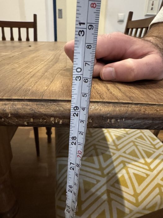 Conjunto mesa e cadeiras antigas