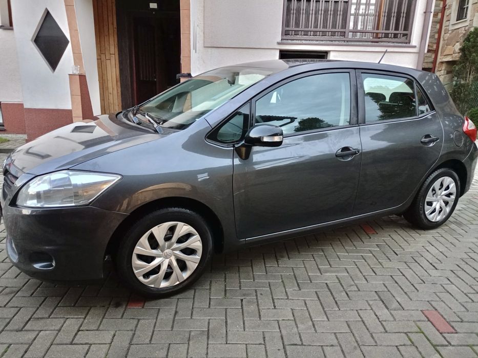 Toyota Auris 1.3 VVTI 97KM