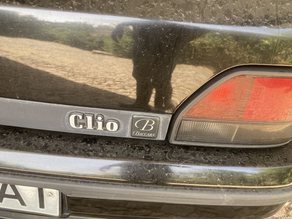 Renault clio bacara com AC e varios extras