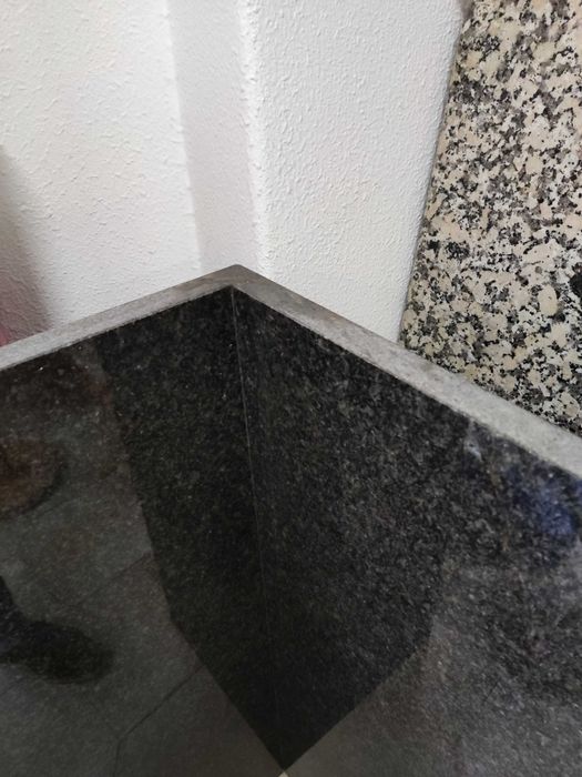 Tampos e base em granito para mesa ou balcão