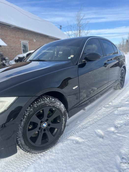 BMW e90 2.0 бенз 2005 року