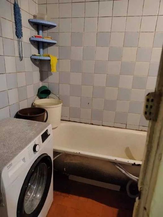 Кімната в квартирі Князя Володимира Великого Балкон 3 сусіда Терміново