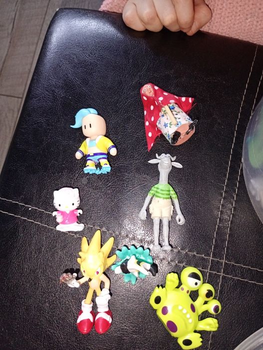 Фігурки  kinder,stumble guys