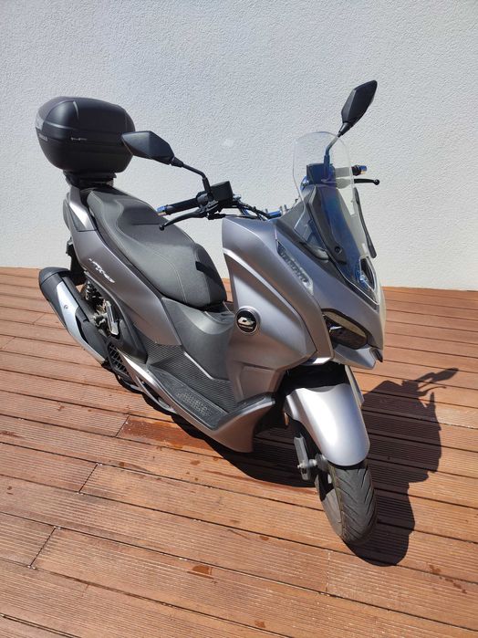 Scooter 125/2025/6500 Kms/6 anos garantia