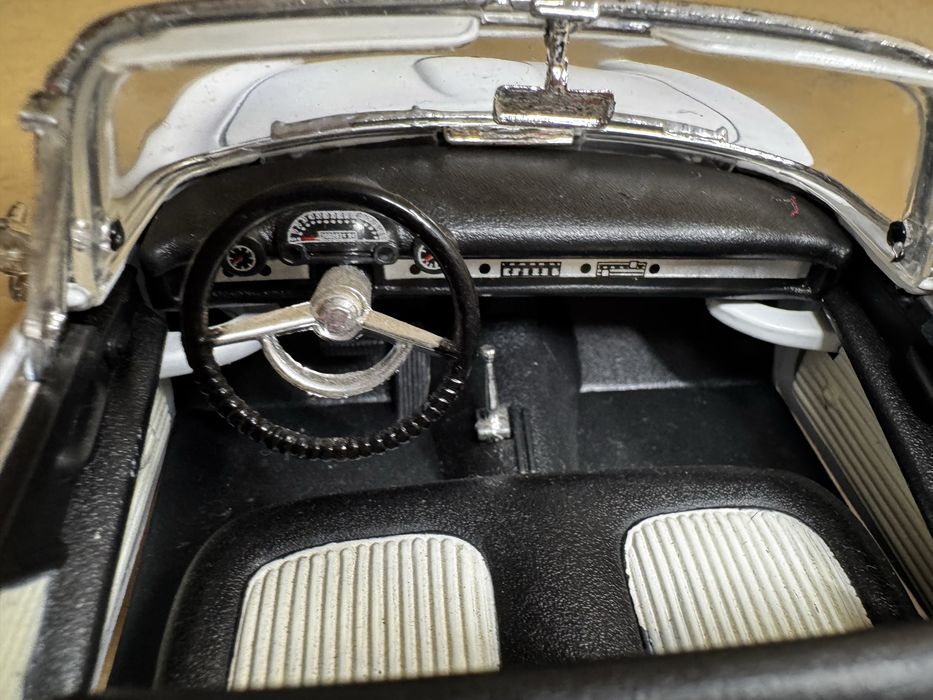 Ford Thunderbird  55t модель 1:18