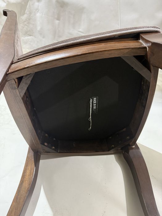 Стілець в наявності 6 шт ідеальний стан