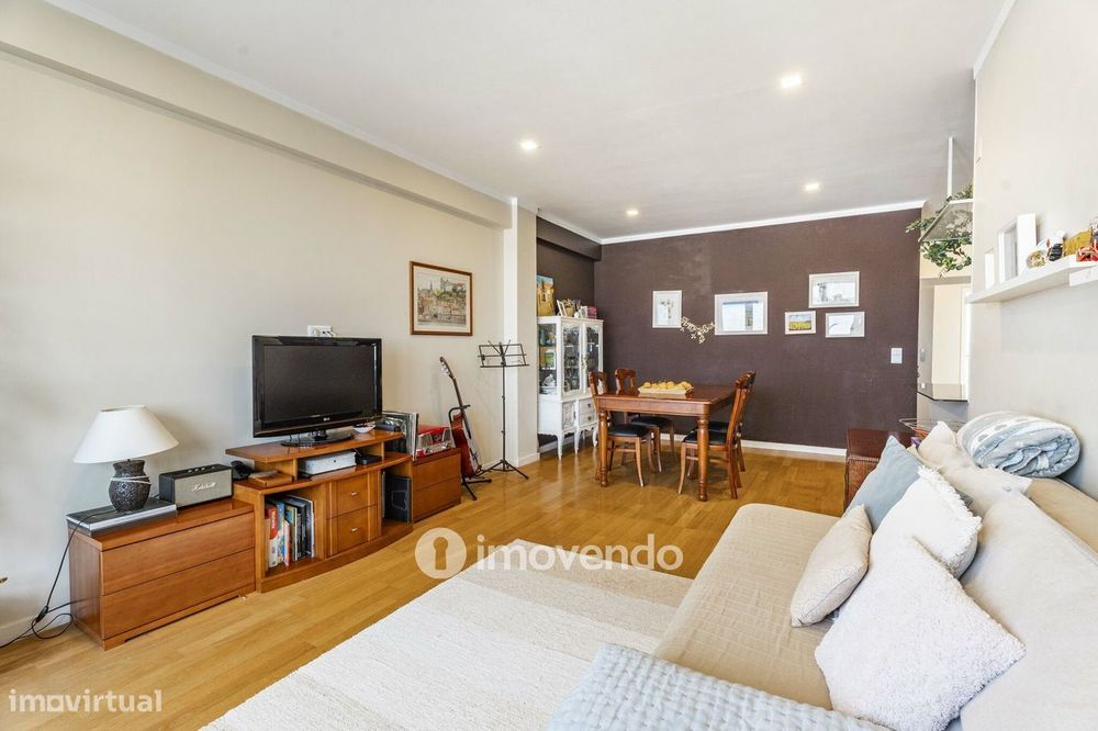 Apartamento T3, com lugar de estacionamento, em Matosinhos