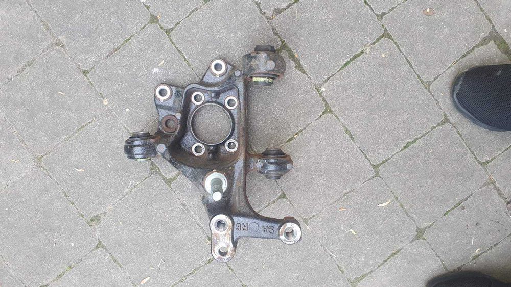 Цапфа права задня Тойота Рав 4-Венза 20-24р гібрид