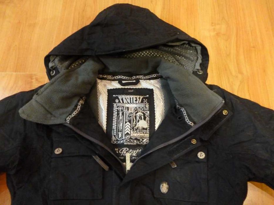 Женская горнолыжная куртка protest.