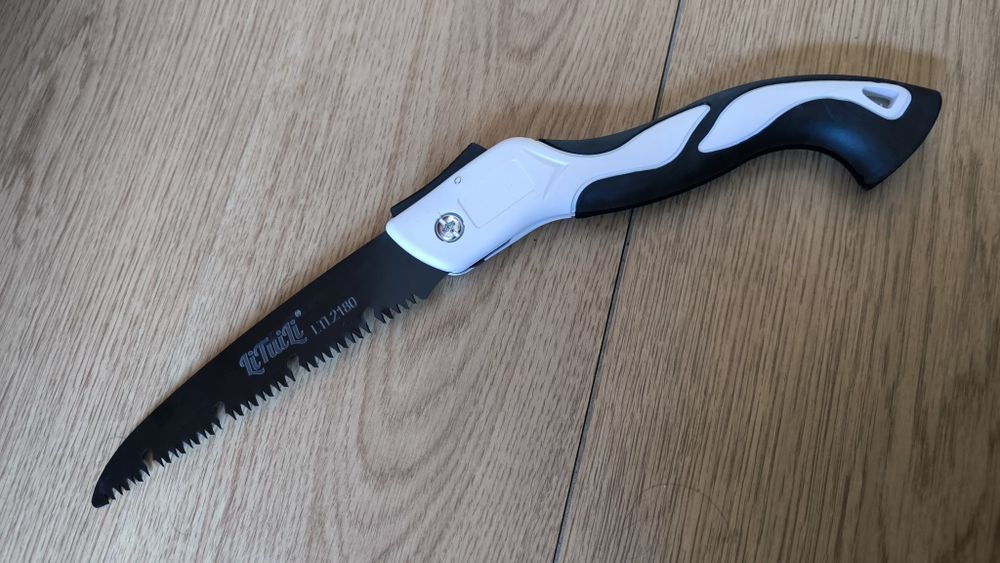 Serra manual de jardim